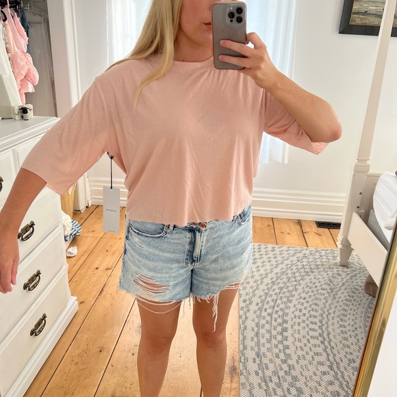 NWT Alo Yoga T-Shirt size Medium in Nectar - Picture 11 of 12